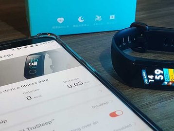 Aproveite! A Huawei Honor Band 4 está em oferta na GearBest por R$ 145