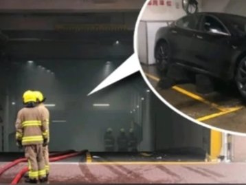 Mais um Tesla estacionado pega fogo 'do nada' na Ásia