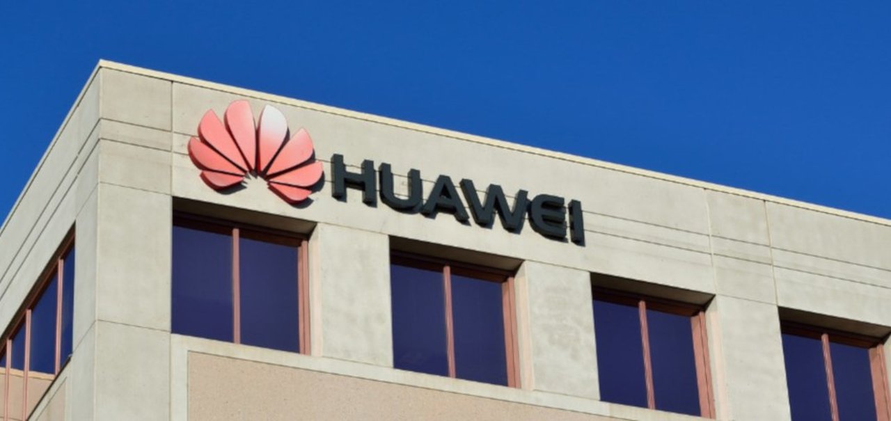 Trump assina ordem que pode banir Huawei dos EUA