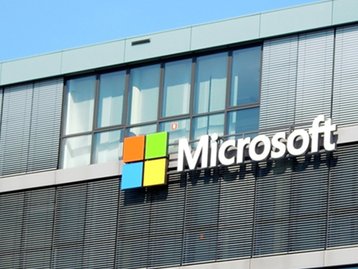 Microsoft pode lançar Surface com tela dupla ainda neste ano