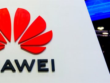 Trump volta atrás e companhias dos EUA poderão negociar com a Huawei