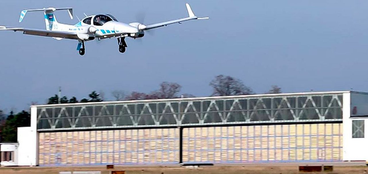 Cientistas alemães criam avião que consegue pousar sozinho