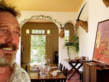 John McAfee é preso e liberado 4 dias depois em condições misteriosas
