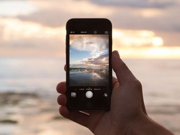 Apple anuncia receita de US$ 53,8 bilhões, mas vendas de iPhone caem