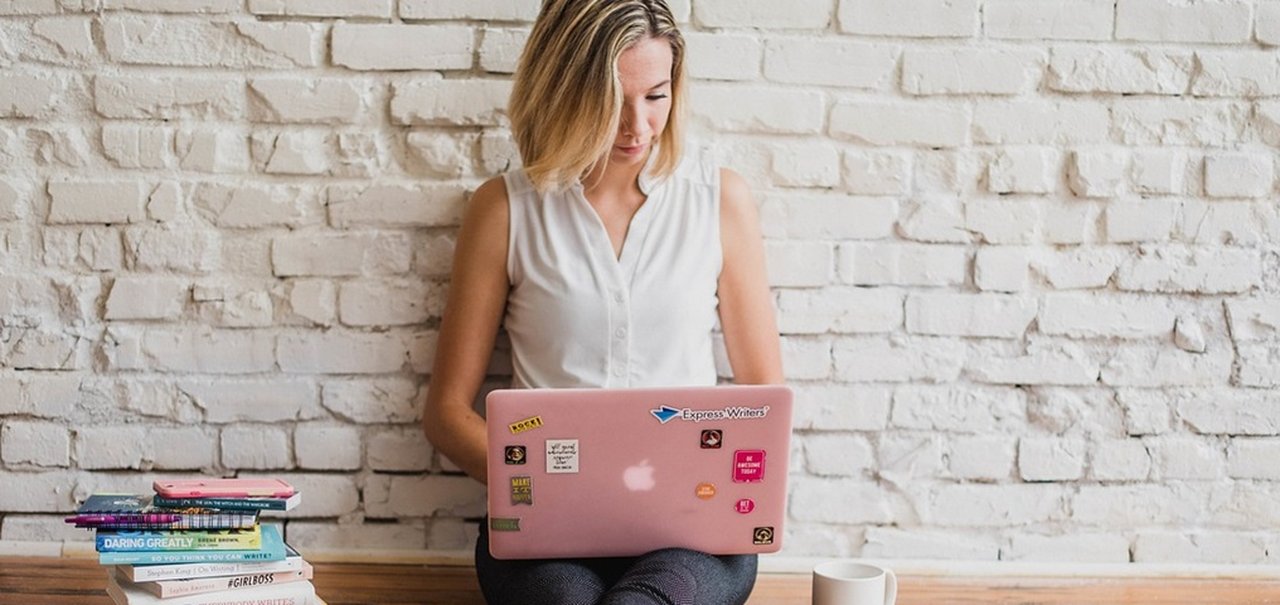 Estudo aponta que mulheres programadoras ganham mais que homens no Paraná