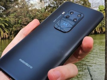 Tudo sobre o Motorola One Zoom; 4 câmeras de até 48 MP e zoom óptico de 3x