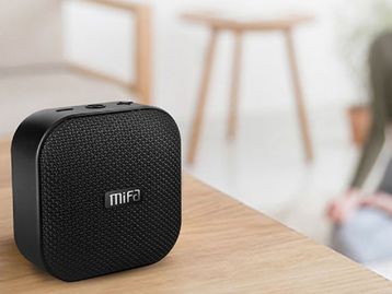 Caixa de som Bluetooth portátil e à prova d'água por apenas R$ 84