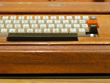 Apple-1 raro e funcionando vai a leilão no eBay por R$ 7 milhões