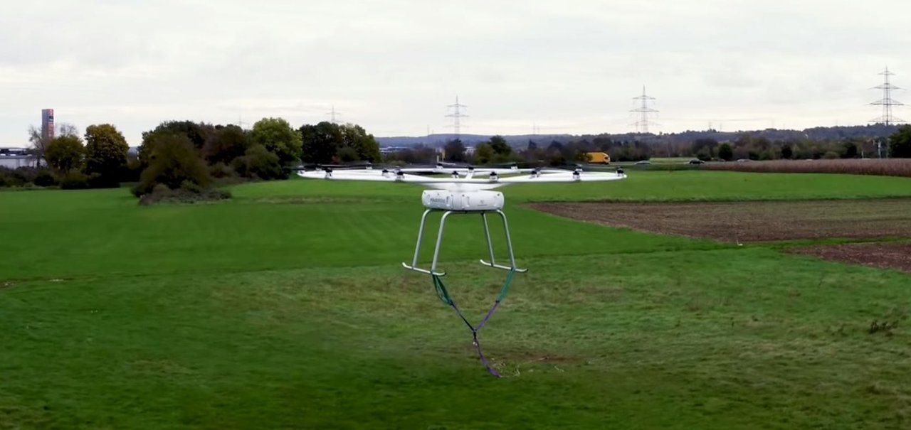 Drone gigante promete até 40 km de transporte com 200 kg de carga