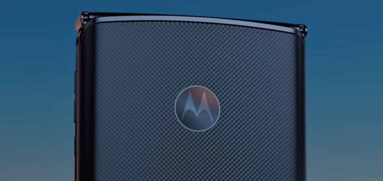 Teste: dobradiça do Motorola Razr pode quebrar em menos de 1 ano