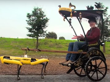 Cão-robô da Boston Dynamics puxa homem em 'carrocinha' [vídeo]