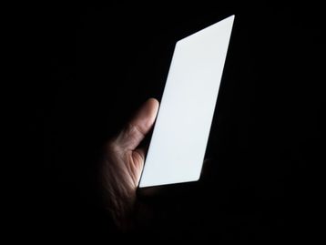 Saiba por que não utilizar o celular ao acordar