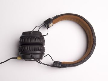 Fones de ouvido para ficar de olho durante a Semana do Consumidor