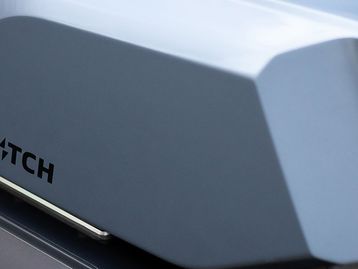Moto elétrica inspirada no Cybertruck vai de 0 a 100 km/h em 3,2s