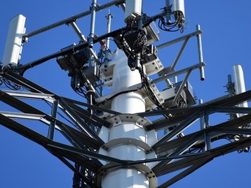 Grupo liga 5G ao coronavírus e queima antenas no Reino Unido