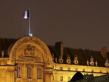 França trabalha em app de monitoramento para conter coronavírus