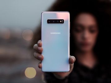 Samsung corrige bug que permitia invadir celulares Galaxy desde 2014