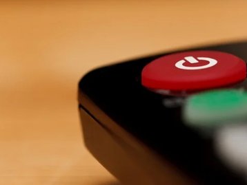 Youtuber brasileiro é condenado a pagar R$ 50 mil por ensinar pirataria