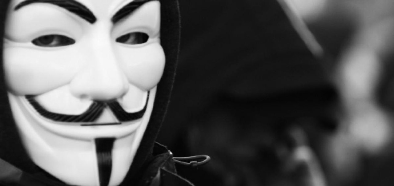 Página da Anonymous no Twitter sai do ar após expor dados de Bolsonaro