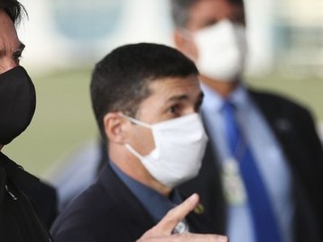PF vai investigar vazamento de dados de Bolsonaro pelo Anonymous
