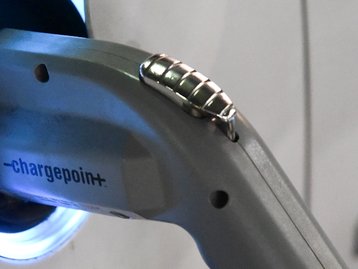 GM trabalha em van elétrica para 'fechar portas' para Tesla