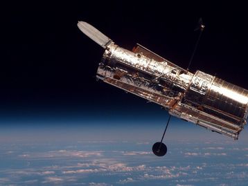Hubble revela morte de estrelas no interior de nebulosas