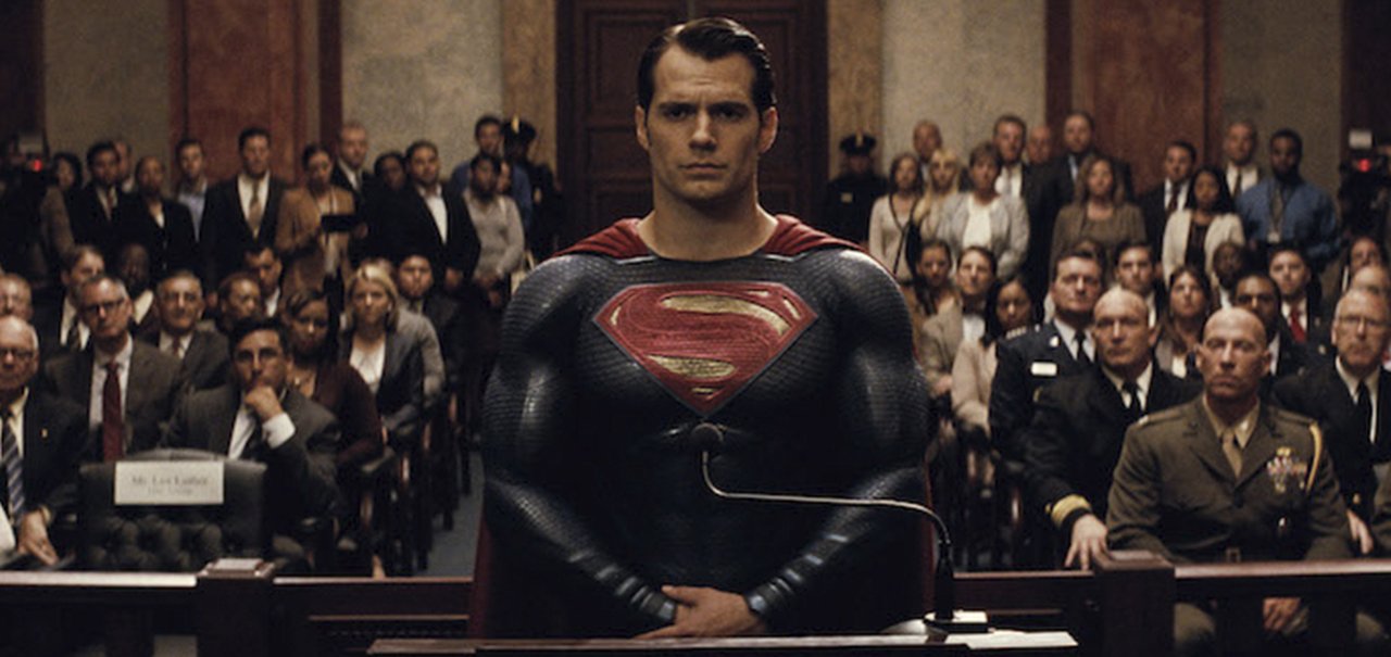 Henry Cavill comenta carreira e futuro como Superman