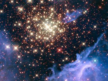 Aglomerado de estrelas-bebê ilumina imagens capturadas por telescópios