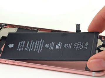 Apple pode ser processada por deixar iPhones mais lentos, de novo