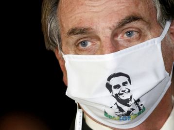 Entenda como o Facebook relacionou fake news à família Bolsonaro