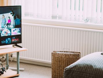 Qual Smart TV comprar? Conheça ótimos modelos com 43 polegadas