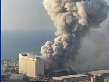 Grande explosão em Beirute gera 'apagão na internet' do Líbano