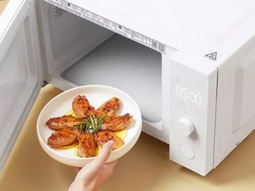 Xiaomi lança micro-ondas inteligente com grelha e design minimalista