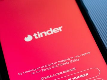 Tinder Plus cobra mais caro de homens mais velhos