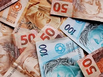 Covid-19: 78% dos brasileiros deixaram de usar dinheiro vivo