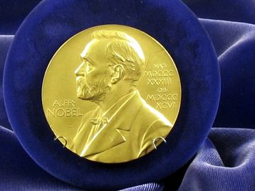 Prêmio Nobel de Física reconhece descobertas sobre buracos negros