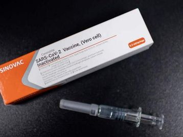 CoronaVac é a mais segura entre as vacinas testadas no país