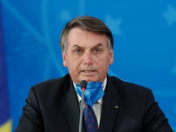 Bolsonaro afirma que não comprará 'vacina da China' 
