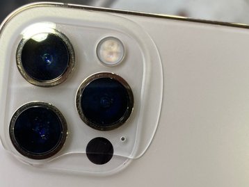 Vidro quebrado e tinta descascada: iPhone 12 já apresenta problemas