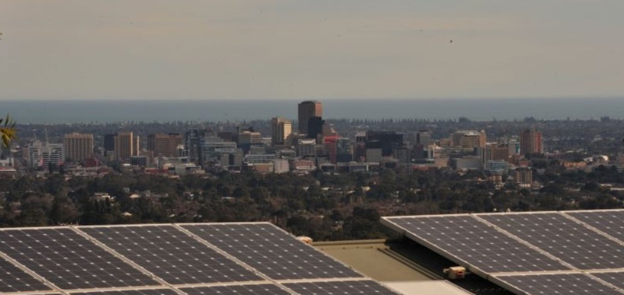 Região da Austrália passa uma hora usando apenas energia solar