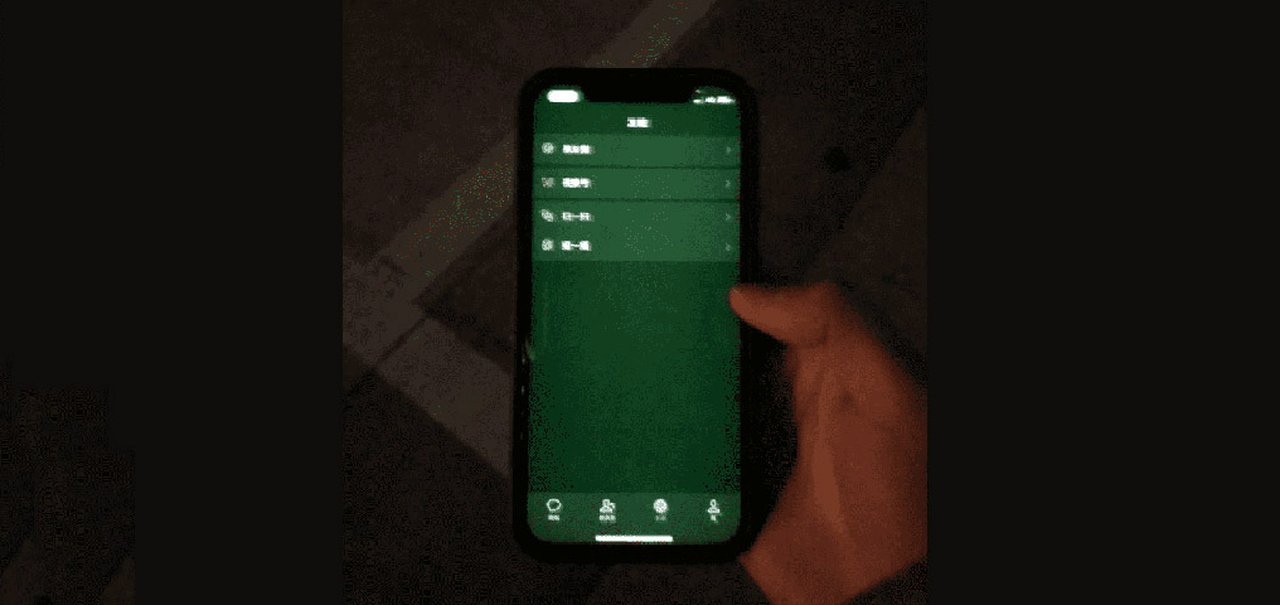 iPhone 12 está ficando com a tela verde