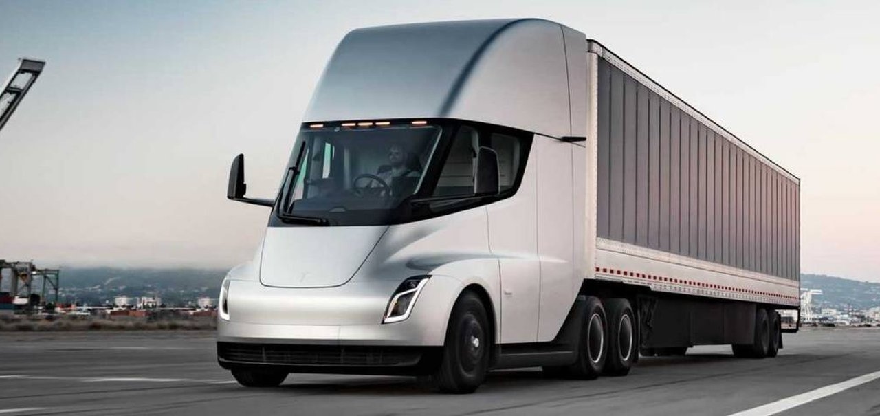 Tesla Semi terá 1.000 km de autonomia e 40 t de capacidade