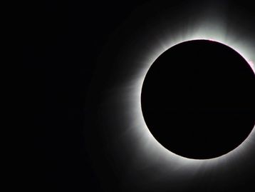 Saiba que horas acompanhar o eclipse na sua cidade hoje (14)
