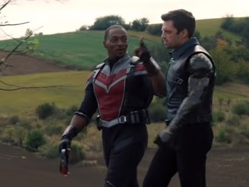 The Falcon and The Winter Soldier: foto revela novos uniformes dos heróis