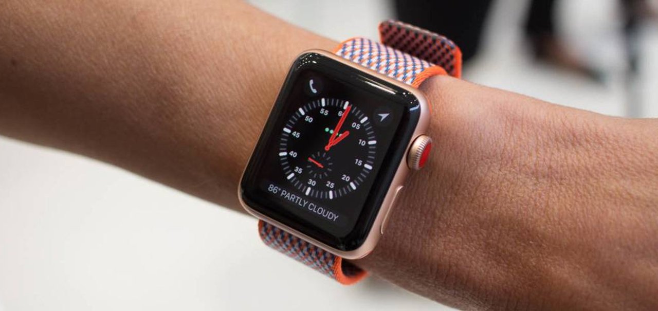 Apple Watch salva vida de ciclista carregado por enchente