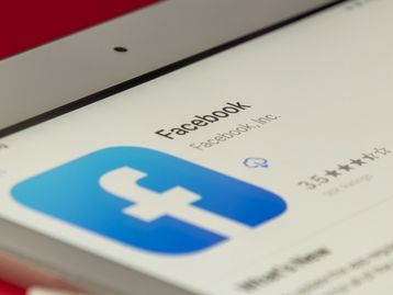 Facebook x Apple: entenda por que as gigantes estão em guerra