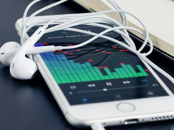 iPhone foi o celular mais buscado e vendido na OLX em 2020 