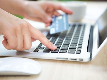 Como fazer compras online com segurança no Dia do Consumidor?