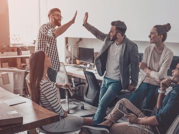 Como iniciar uma carreira na área de tecnologia com altos salários 
