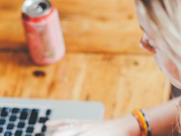 Itaú promove evento para contratar mulheres no setor de TI